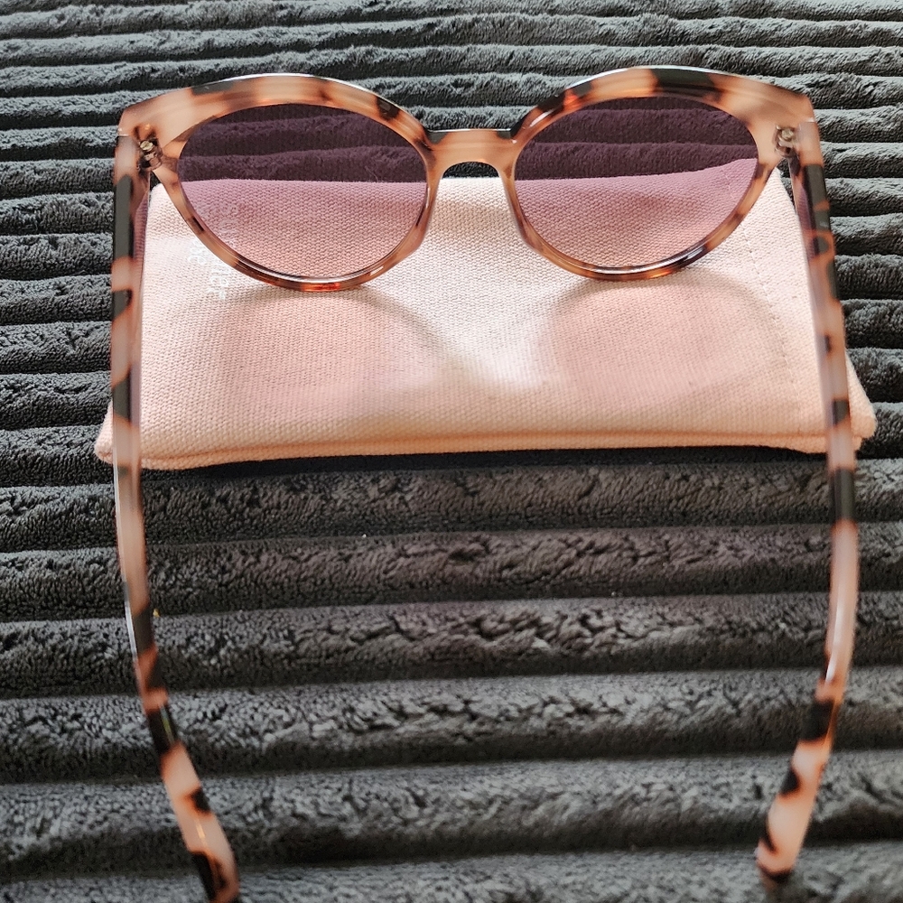 Summer & Rose Pink Tortoiseshell Round Sunglasses - Picture 4 of 4